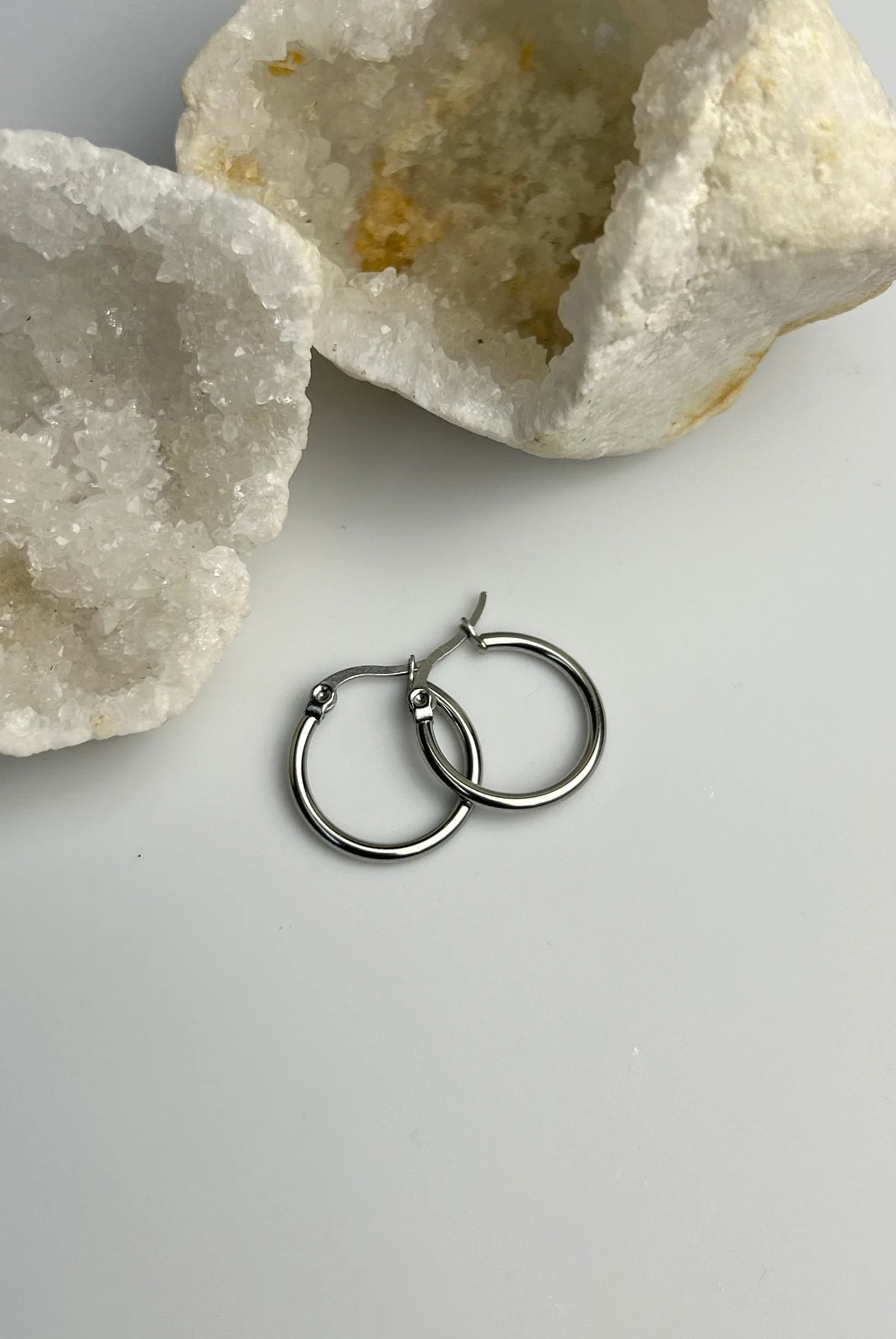 Créoles à fermoirs argentées