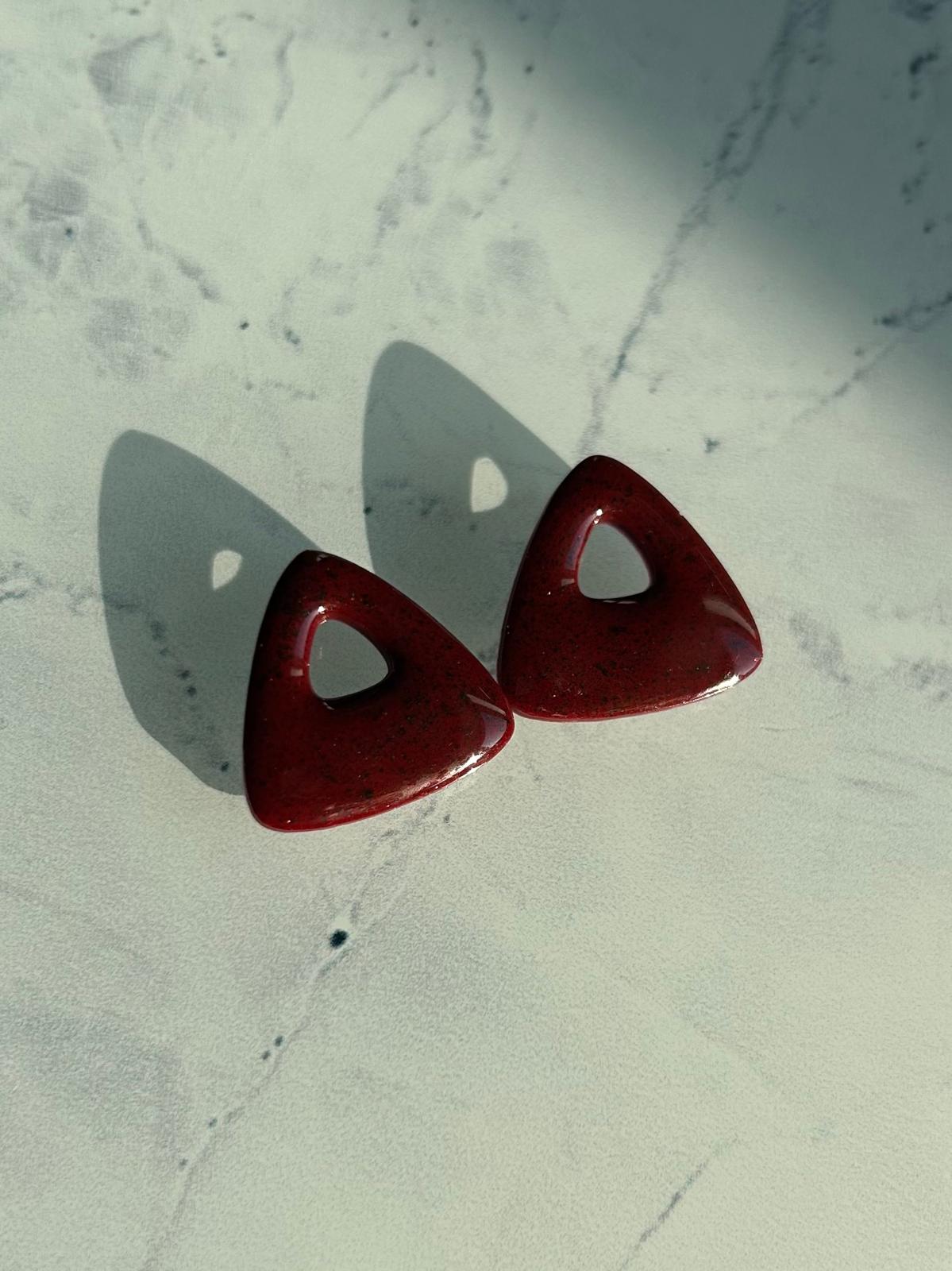 Pampilles triangulaires bordeaux