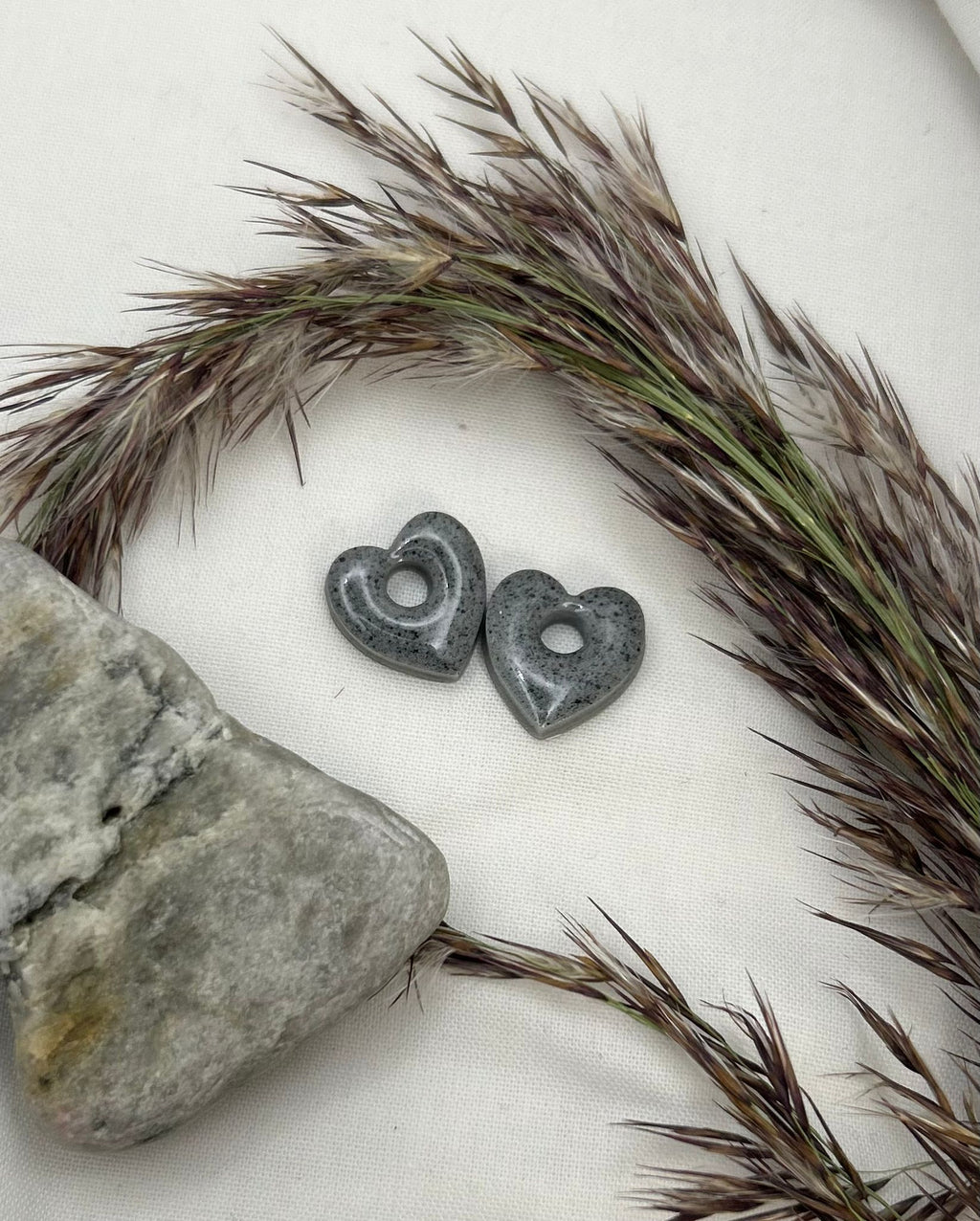 Pampilles cœur grises