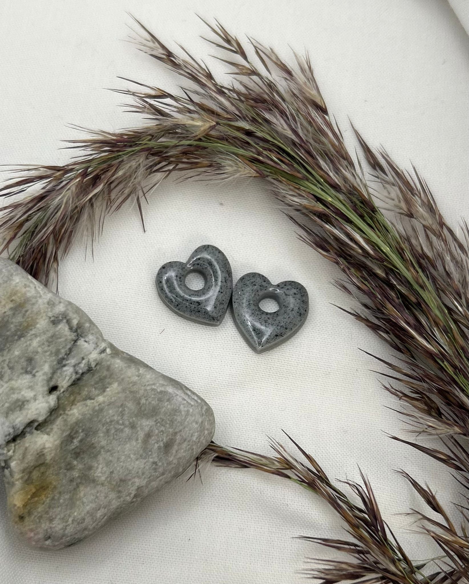 Pampilles cœur grises