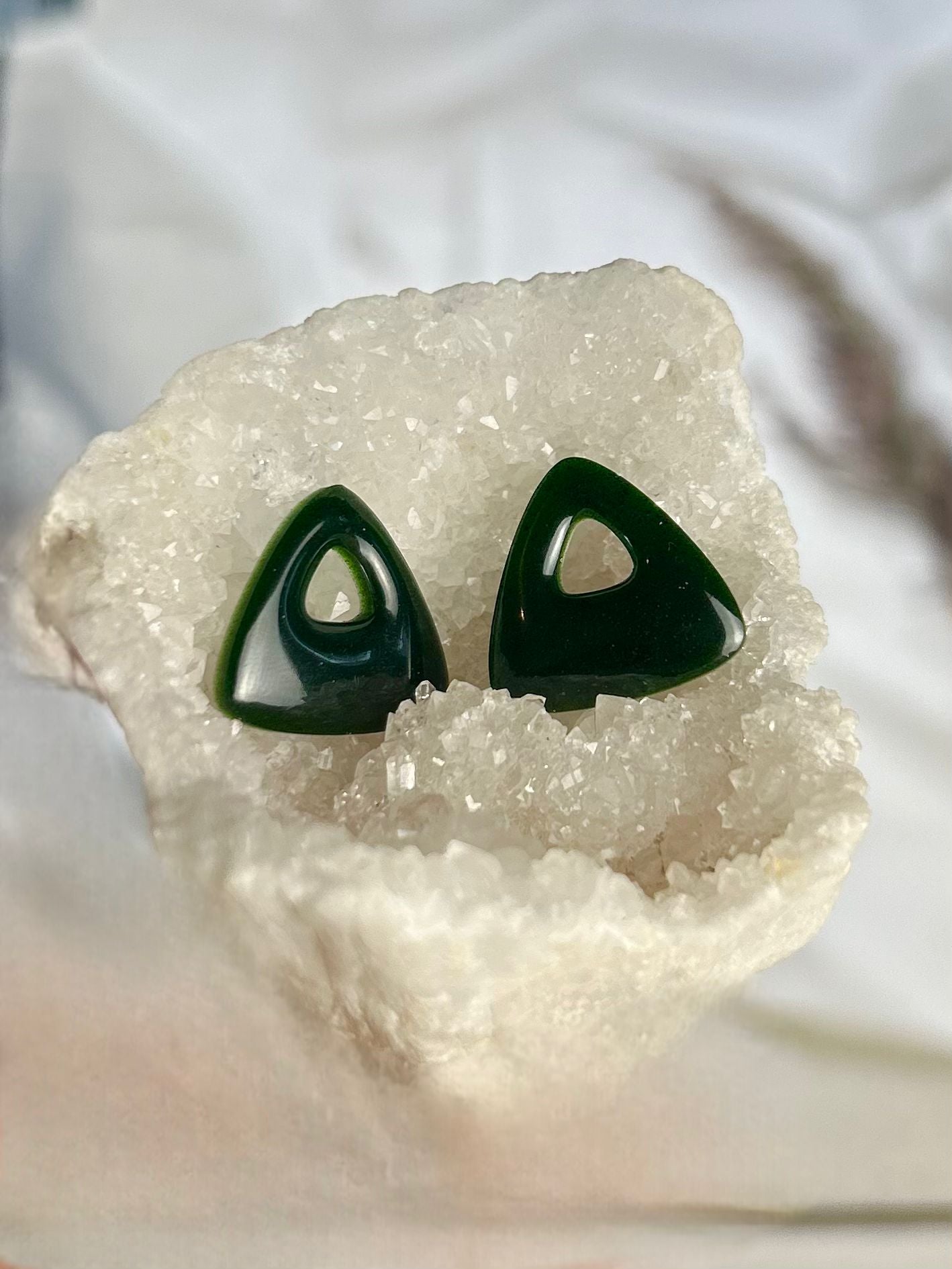 Pampilles triangulaires vertes foncées