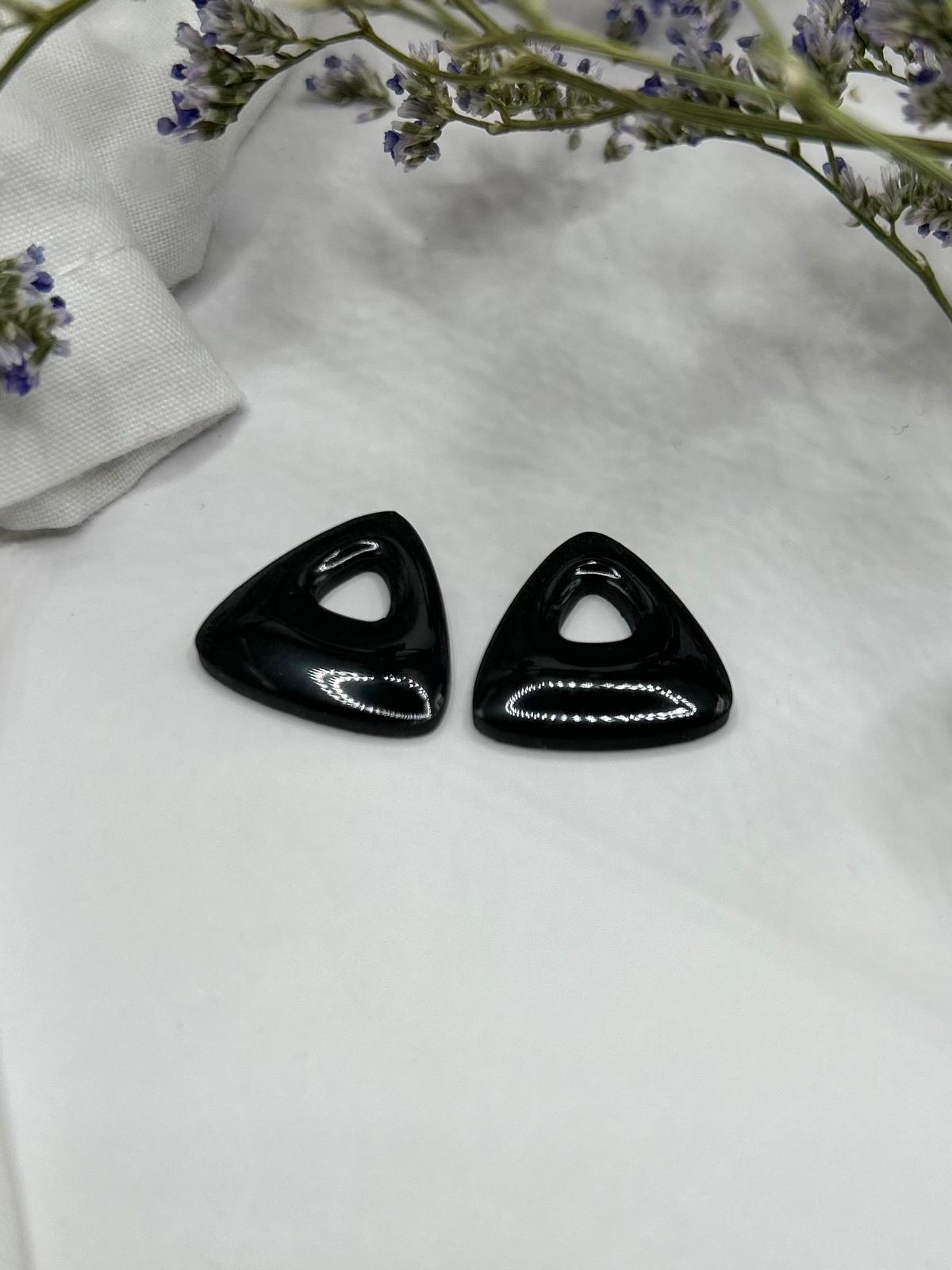 Pampilles triangles noires